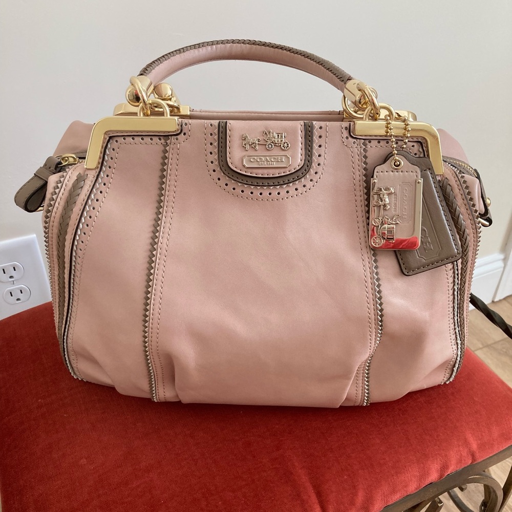 Coach Purse.Like New.Exelent condition. - Picture 2 of 10